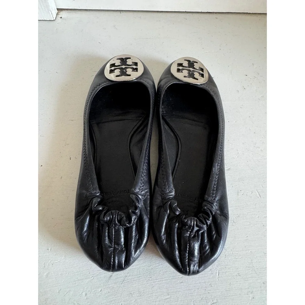 Tory Burch Reva black ballet flats size 7M.‎ Lightly worn